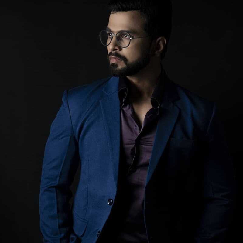 Celebrity Vikee Shah - Tring India