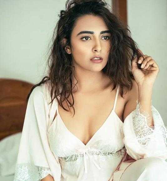 Celebrity Jinal Joshi - Tring India