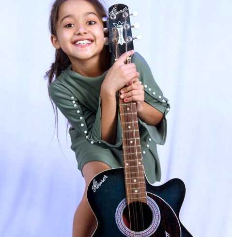 Celebrity Mahi Soni - Tring India