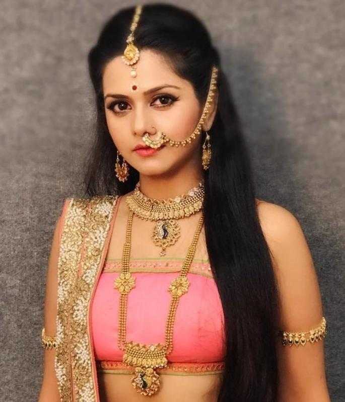 Celebrity Dalljiet Kaur - Tring India