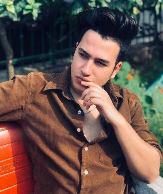 Celebrity Pranav Bhardwaj- Tring India