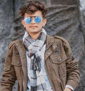 Celebrity Wasim Raja - Tring India