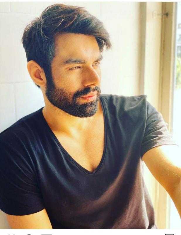 Celebrity Sunny Cheema - Tring India