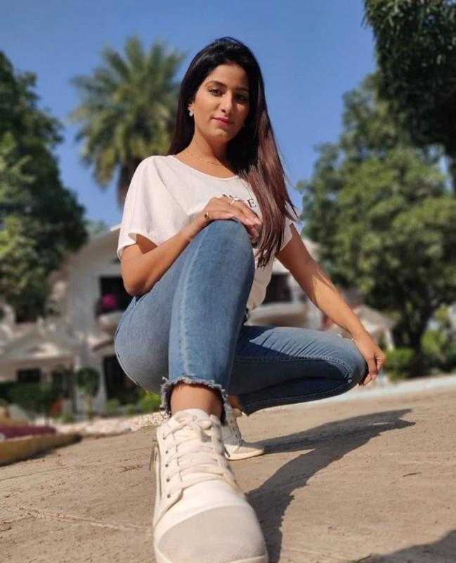 Celebrity Poonam Dubey - Tring India