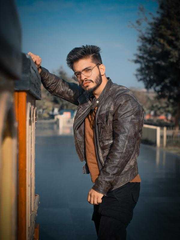 Celebrity Shivam Vashisht - Tring India