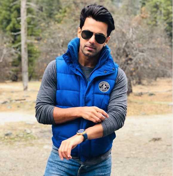Celebrity Anuj Sachdeva - Tring India