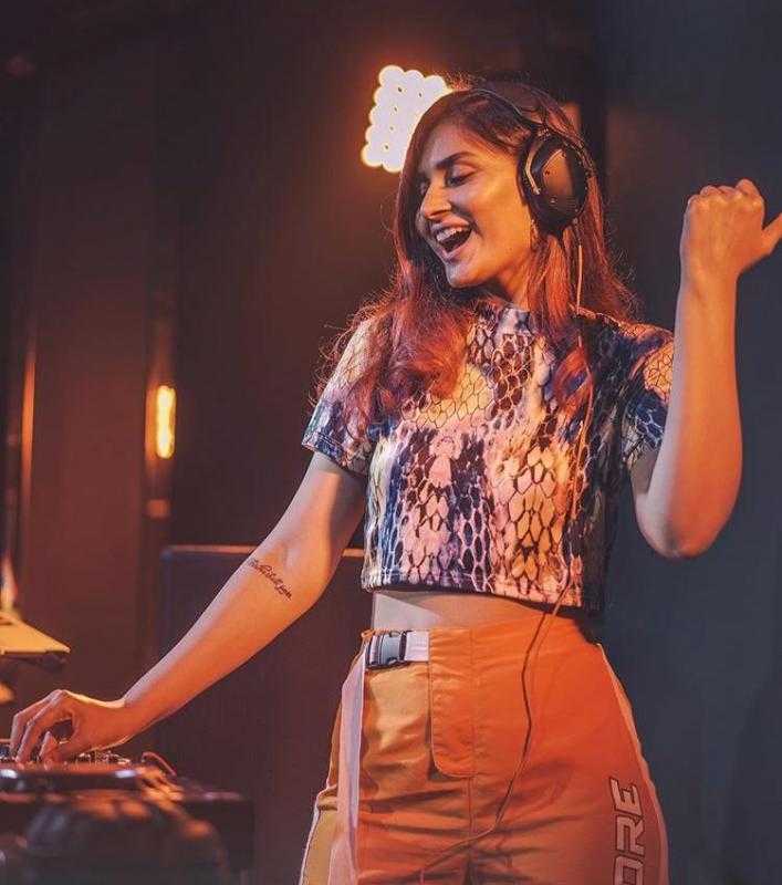 Celebrity Shanaya Sardesai - Tring India