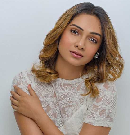 Celebrity Paroma Chatterjee - Tring India