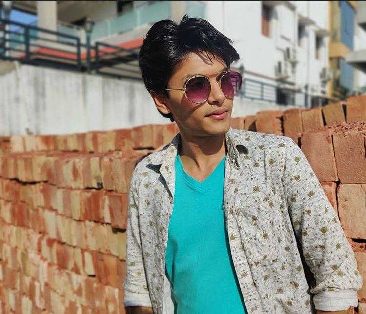 Celebrity Nawab Singhaniya - Tring India